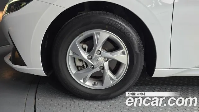 Hyundai AVANTE Avante (CN7) — Фото автомобиля 5