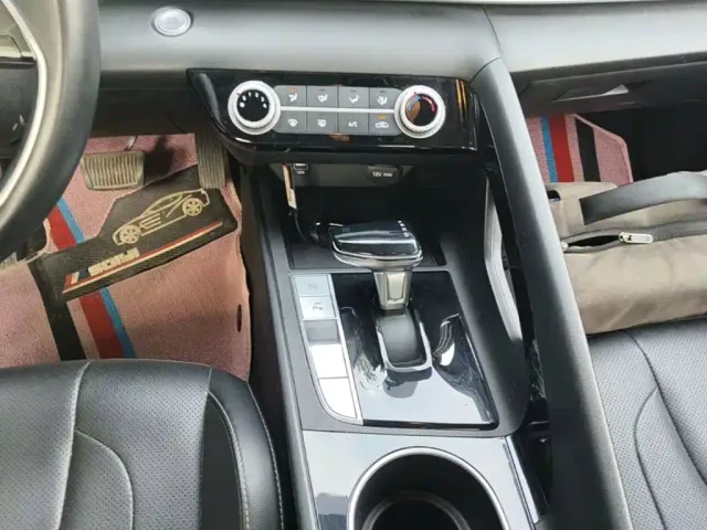 Hyundai Elantra — Фото автомобиля 13