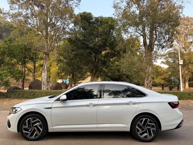 Volkswagen Sagitar — Фото автомобиля 8