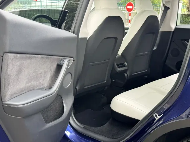 Tesla Model Y — Фото автомобиля 11