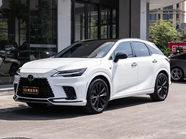 Фотография автомобиля — Lexus RX
