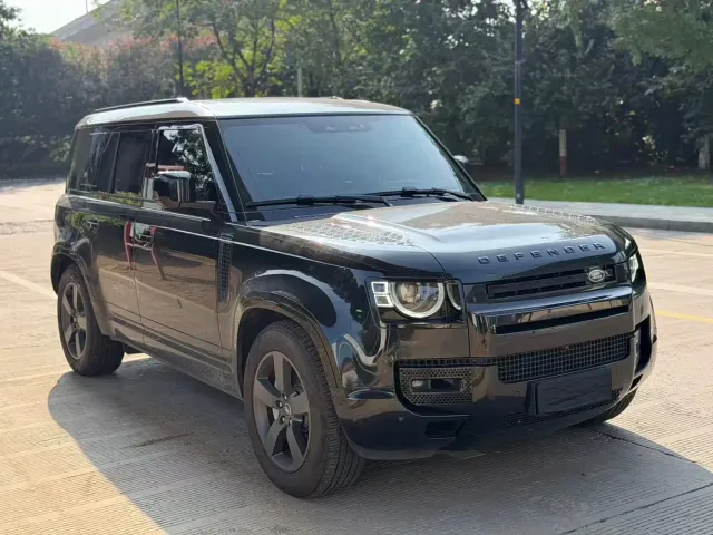 Land Rover Defender — Фото автомобиля 2