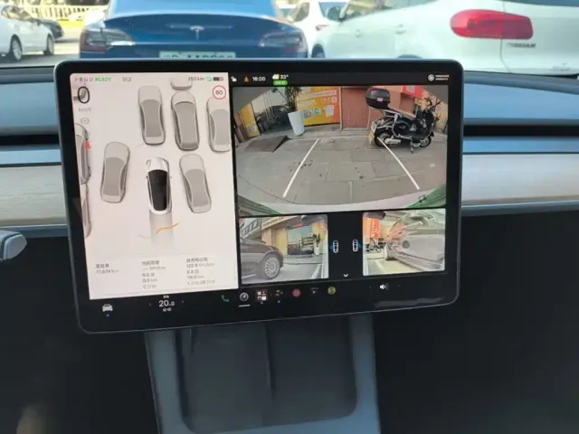 Tesla Model 3 — Фото автомобиля 12