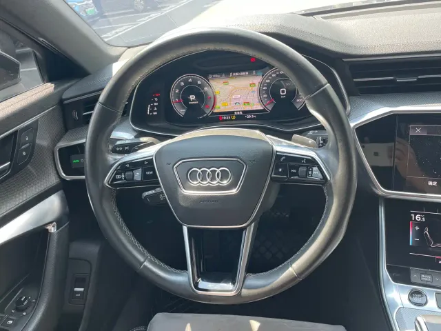 Audi A6L — Фото автомобиля 9