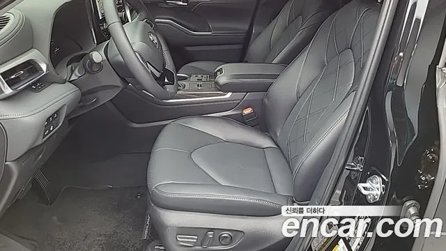 Toyota Highlander — Фото автомобиля 10