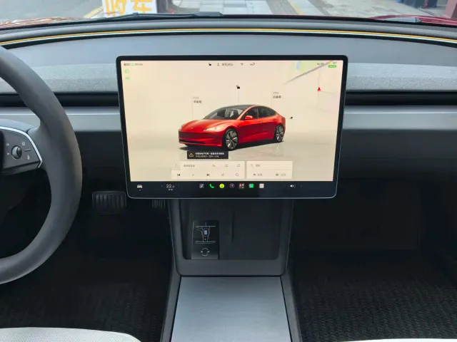 Tesla Model 3 — Фото автомобиля 16