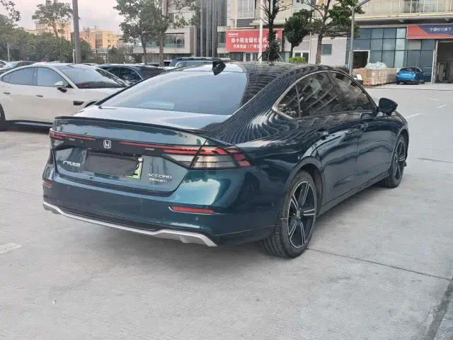 Honda Accord — Фото автомобиля 9