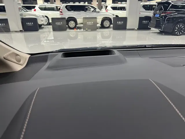 Toyota Vellfire — Фото автомобиля 23