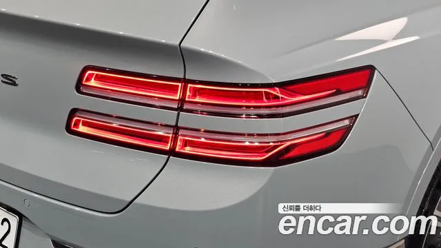 Genesis GV80 — Фото автомобиля 22