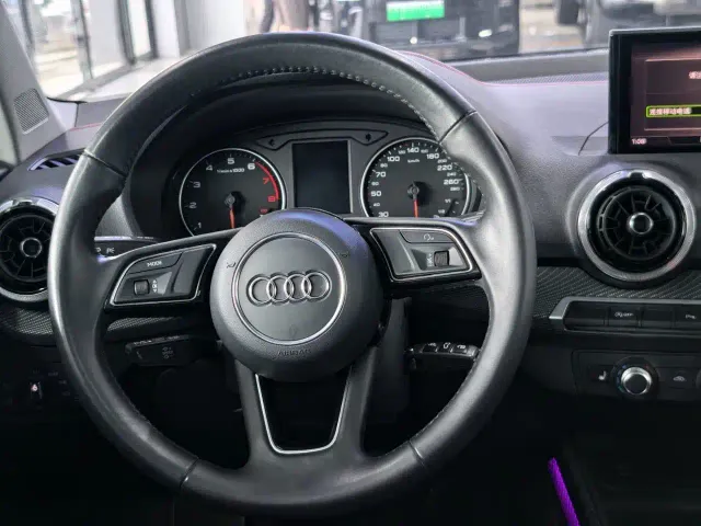 Audi Q2L — Фото автомобиля 7