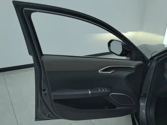 Changan Eado — Фото автомобиля 7
