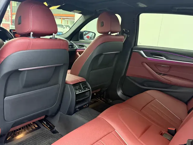 BMW 5 Series — Фото автомобиля 12