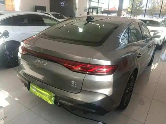BYD Qin L — Фото автомобиля 6