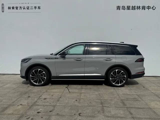 Lincoln Aviator — Фото автомобиля 2