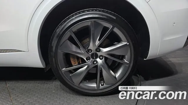 Genesis GV70 — Фото автомобиля 6