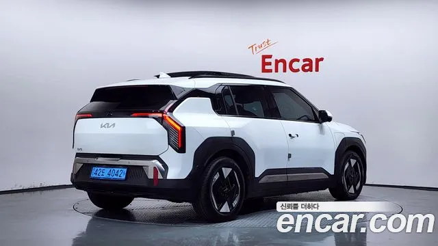 Kia EV3 — Фото автомобиля 2
