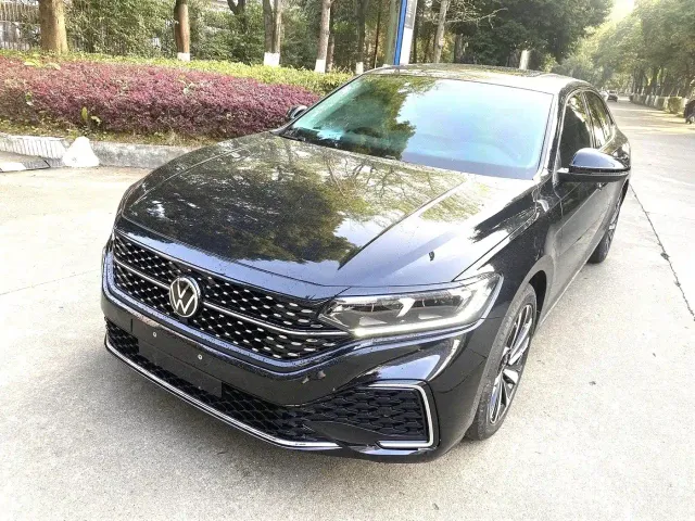Фотография автомобиля — Volkswagen Passat