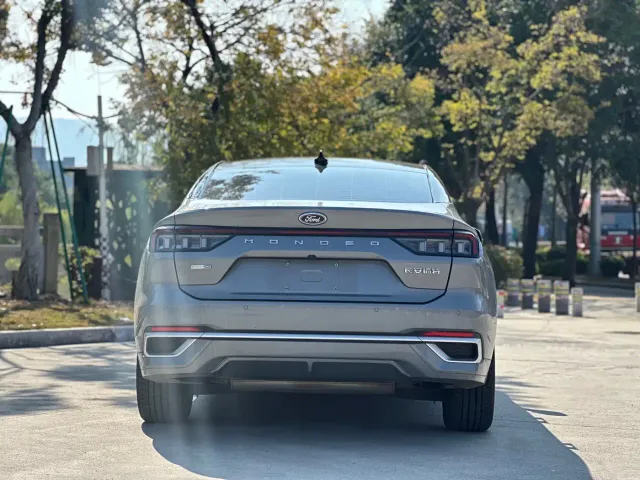 Ford Mondeo — Фото автомобиля 4