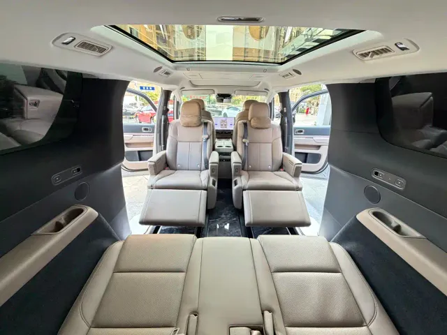 Li Auto MEGA — Фото автомобиля 20