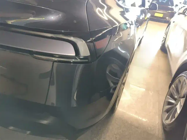 Tesla Model Y — Фото автомобиля 23