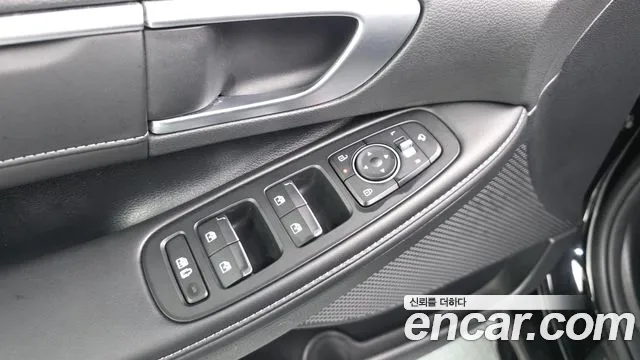 Hyundai Sonata — Фото автомобиля 28