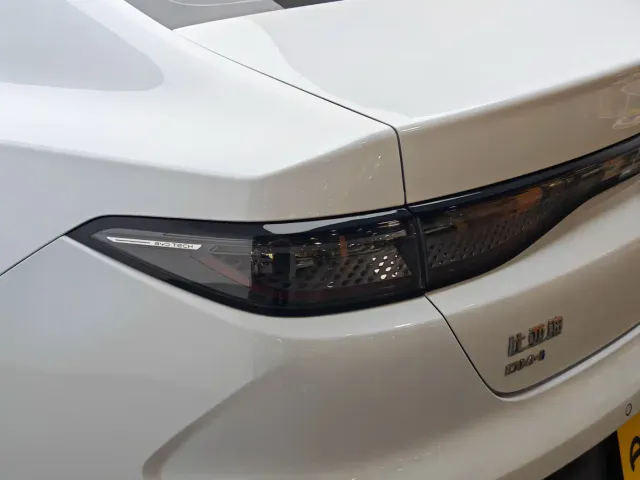 BYD Seal 05 DM-i — Фото автомобиля 8