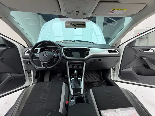 Volkswagen T-Roc — Фото автомобиля 11