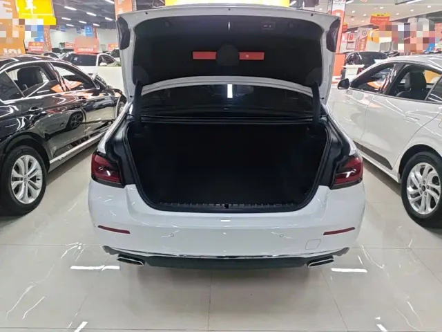 BMW 5 Series — Фото автомобиля 18