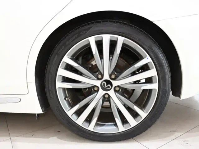 Infiniti Q50L — Фото автомобиля 20