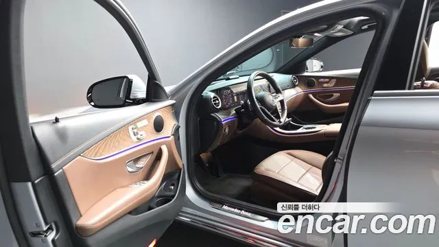 Mercedes-Benz E-Class — Фото автомобиля 9