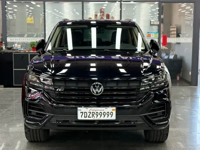Volkswagen Touareg — Фото автомобиля 3