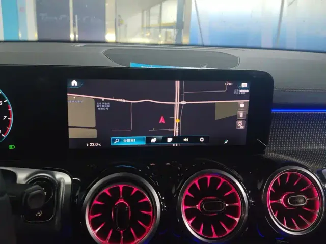 Mercedes-Benz GLB-Class — Фото автомобиля 13