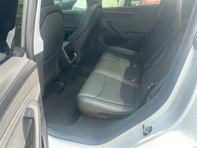 Tesla Model Y — Фото автомобиля 5