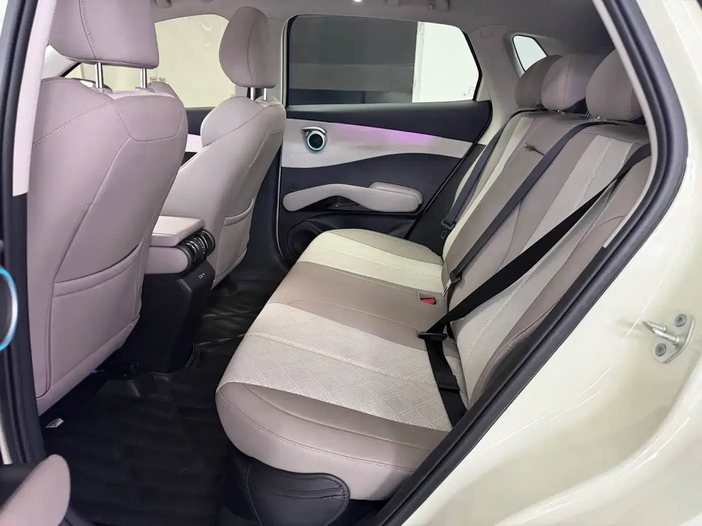BYD Yuan PLUS 2025 Smart Drive 510KM Surpass Edition — Фото автомобиля 6