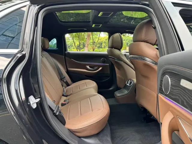 Mercedes-Benz E-Class — Фото автомобиля 8