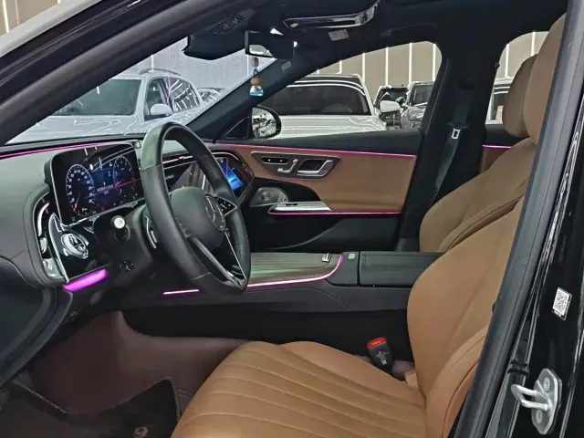 Mercedes-Benz E-Class — Фото автомобиля 8