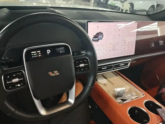 Li Auto L8 — Фото автомобиля 9