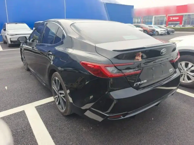 Toyota Camry — Фото автомобиля 4