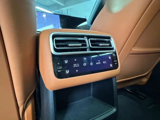 Li Auto L6 — Фото автомобиля 11