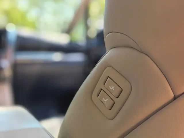 Toyota Vellfire 2021 Crown Hybrid 2.5L HV Supreme Edition — Фото автомобиля 15