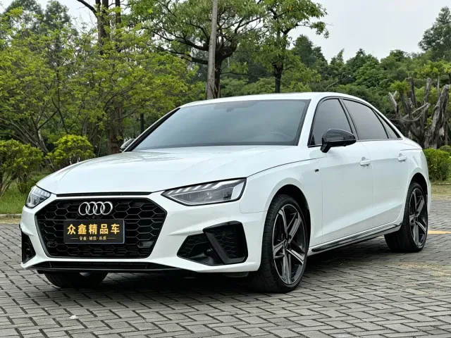 Фотография автомобиля — Audi A4L