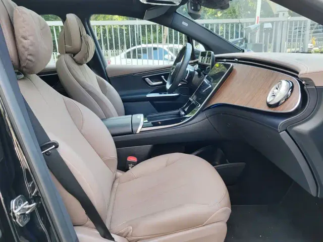 Mercedes-Benz EQE SUV — Фото автомобиля 8