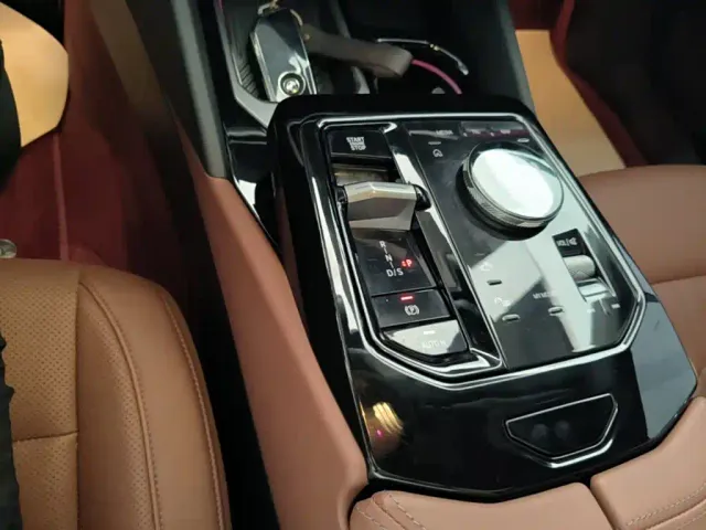 BMW BMW 5 Series 2024 530Li Leading M Sport Package — Фото автомобиля 13