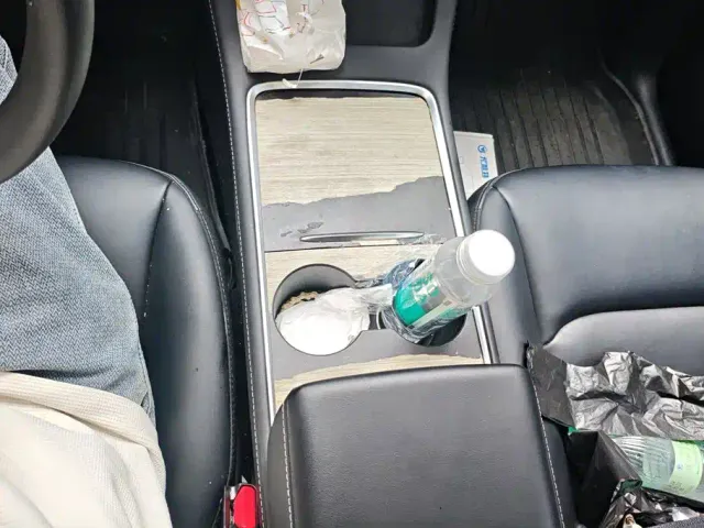 Tesla Model Y — Фото автомобиля 16