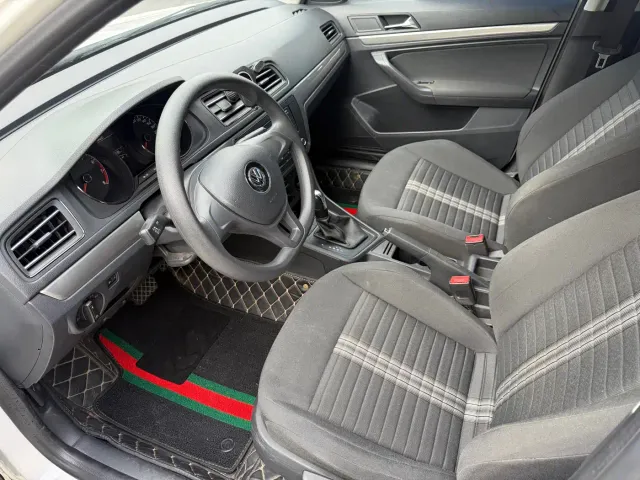 Volkswagen Lavida — Фото автомобиля 7