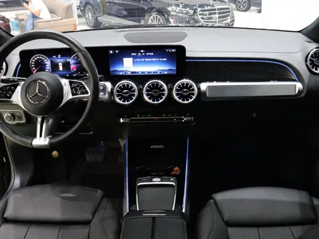 Mercedes-Benz GLB-Class — Фото автомобиля 10