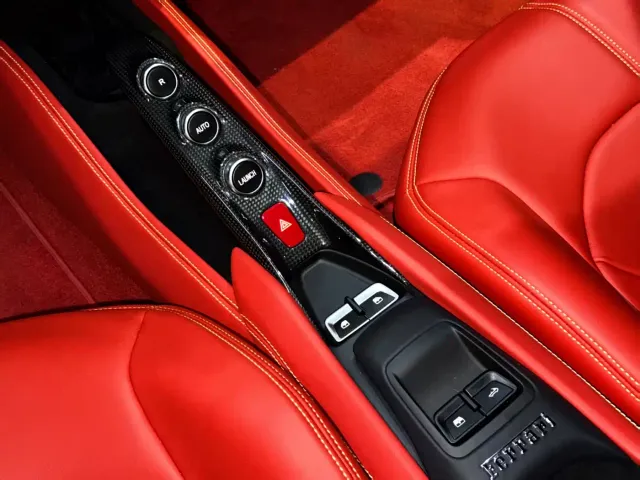 Ferrari F8 — Фото автомобиля 9