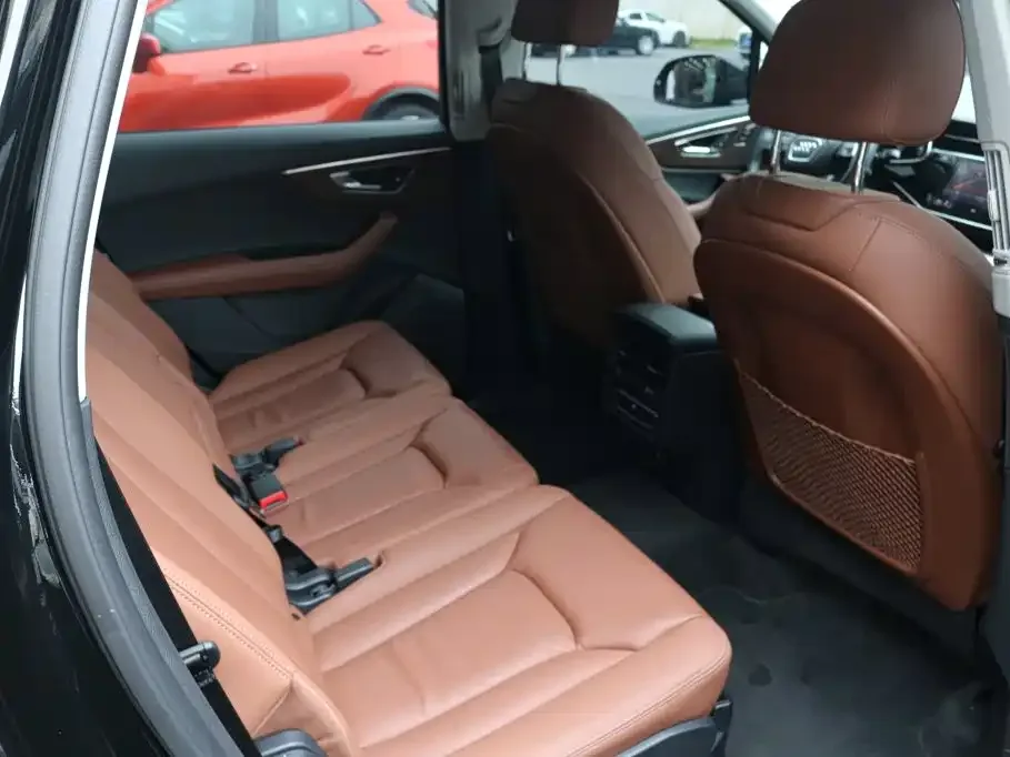 Audi Audi Q7 2025 45 TFSI quattro S line Black Warrior — Фото автомобиля 15