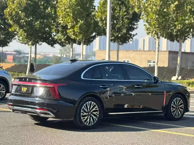 Hongqi H5 — Фото автомобиля 9