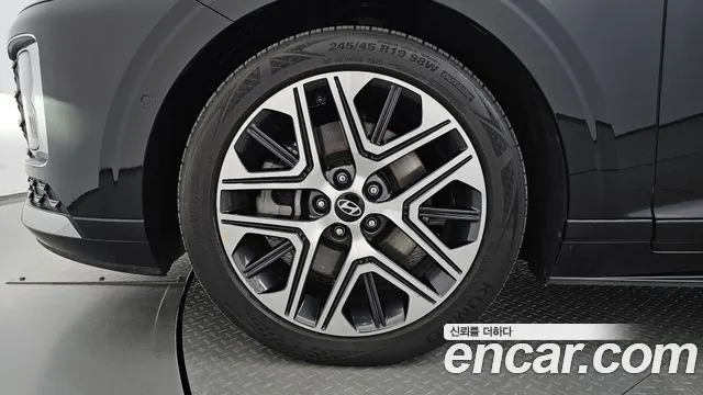 Hyundai Grandeur GN7 — Фото автомобиля 4